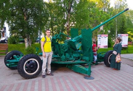 Un tun sovietic expus într-un parc din Rusia emite radiaţii de 150 de ori peste limita de siguranţă