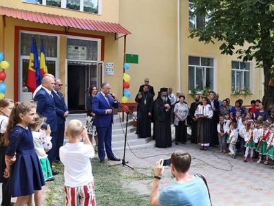 Dodon mulţumeşte călduros Guvernului român pentru renovarea grădiniţei din satul său natal. VIDEO