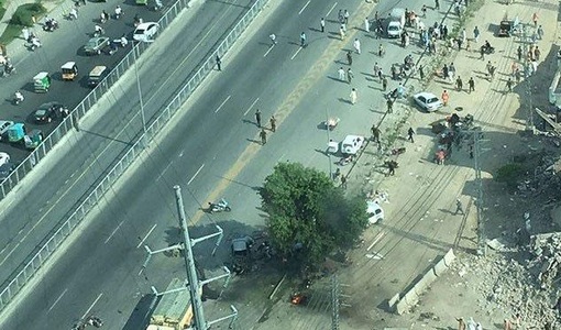 Autorităţile pakistaneze au anunţat că 16 persoane şi-au pierdut viaţa, în special poliţisti, într-o explozie din Lahore