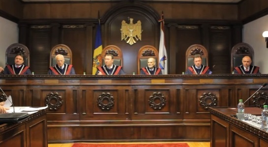 Curtea Constituţională de la Chişinău respinge referendumul cerut de Dodon