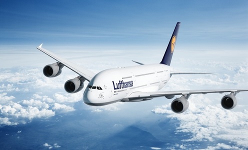 O baterie a luat foc la bordul unui avion Lufthansa pe ruta Frankfurt-Houston cu sute persoane la bord