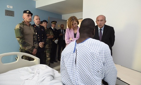 Miniştrii Collomb şi Parly au vizitat militari răniţi în atacul cu MBW-ul la periferia Parisului