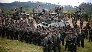 Maduro îşi mobilizează trupele şi ordonă exerciţii militare pe 26 şi 27 august, după ameninţările lui Trump cu o intervenţie militară în Venezuela