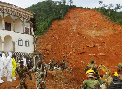 Bilanţul alunecării de teren din Sierra Leone a depăşit 400 de morţi