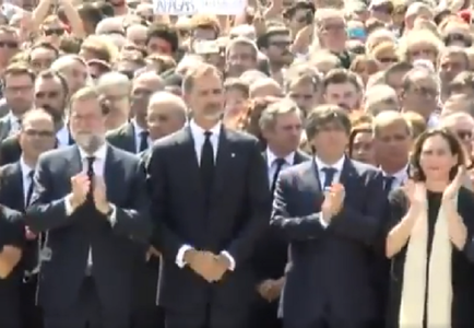 Moment de reculegere în memoria victimelor în Spania şi la Bruxelles; regele şi premierul Spaniei au mers la Barcelona