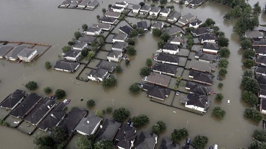 Texasul îşi pansează rănile după uraganul Harvey, dar retragerea apelor arată şi mai clar dezastrul lăsat în urmă