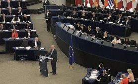 Juncker vrea un ministru UE al Finanţelor, ci nu al zonei euro, şi un Fond Monetar European (FME), dar respinge un buget şi un parlament al zonei euro