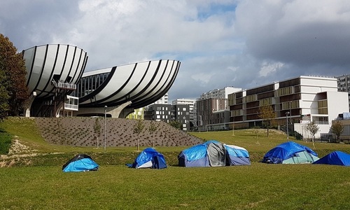 Cursurile Universităţii din Reims, suspendate ”până la noi ordine” după instalarea a zeci de migranţi şi azilanţi în campus