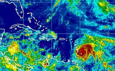 Maria se intensifică la categoria 3 şi devine ”uragan major”