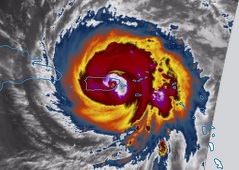 Uraganul Maria atinge uscatul pe Insula Puerto Rico