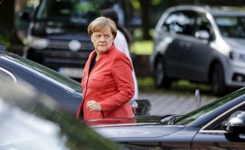 Merkel: CDU va discuta, pe de o parte cu FDP şi Verzii, iar pe de alta cu SPD pentru formarea unei coaliţii