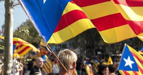 Referendum în Catalonia: Poliţia spaniolă a făcut uz de gloanţe de cauciuc într-o intersecţie din Barcelona; 38 de persoane au suferit răni minore în urma incidentelor. FOTO. VIDEO