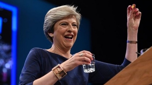 Theresa May nu intenţionează să demisioneze, după ce discursul prin care a încercat să-şi reafirme autoritatea a trecut de la ”vis” la ”coşmar”