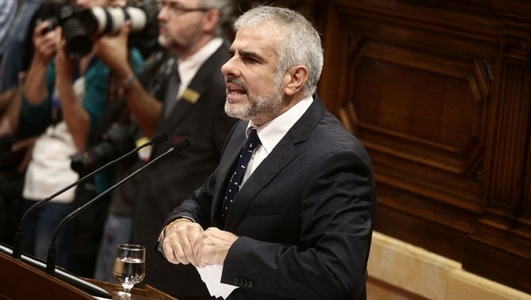 Carlos Carrizosa de la Ciudadanos rupe în Parlamentul regional rezoluţia în vederea declarării independenţei Cataloniei - VIDEO