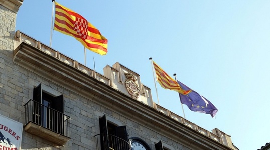 Steagul spaniol, înlocuit la Primăria din Girona cu cel catalan - VIDEO