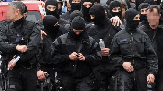 Zece arestări în Franţa şi Elveţia într-o operaţiune antiteroristă
