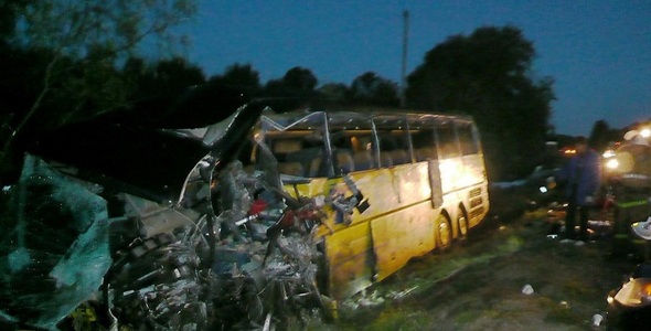 Cel puţin 15 morţi în centrul Rusiei într-o coliziune între un autobuz şi un camion de buşteni