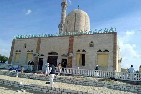 UPDATE - Cel puţin 155 de morţi şi 120 de răniţi într-un atac cu bombă la o moschee în Sinaiul egiptean