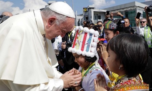 Papa Francisc, într-o vizită fără precedent şi delicată în Myanmar
