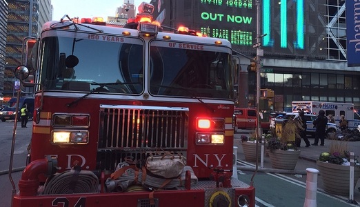 Un dispozitiv exploziv improvizat a explodat pe o platformă de metrou la NYC, declară o sursă din poliţie