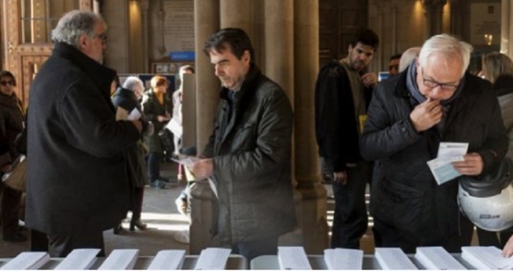 Separatiştii catalani ar putea să-şi păstreze majoritatea absolută în Parlament - sondaj La Vanguardia