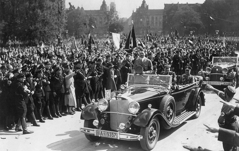 Un "Super Mercedes" al lui Hitler, scos la licitaţie în SUA