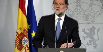 Rajoy consideră ”absurd” ca Puigdemont să vrea să guverneze Catalonia din străinătate