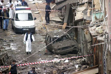 Atentat sinucigaş la Bagdad: Cel puţin trei persoane au fost ucise, iar alte 11 au fost rănite