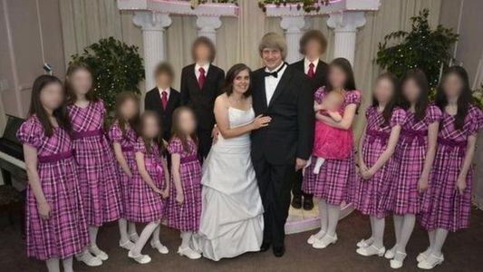 Cuplu din California, acuzat de tortură şi punerea în pericol a celor 13 copii ai lor