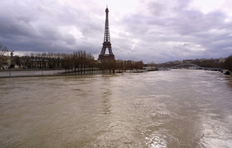 Aproximativ 1.500 de persoane au fost evacuate în zona Parisului, din cauza riscului de inundaţii