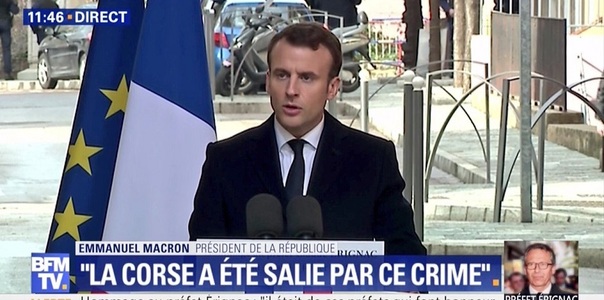 Macron îi aduce un omagiu prefectului Claude Erignac, în Corsica, la exact 20 de ani de la asasinatul funcţionarului de rang înalt