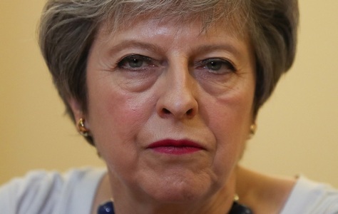 Guvernul britanic îi dă undă verde premierului Theresa May să se alăture SUA şi Franţei în plănuirea unor atacuri militare în Siria
