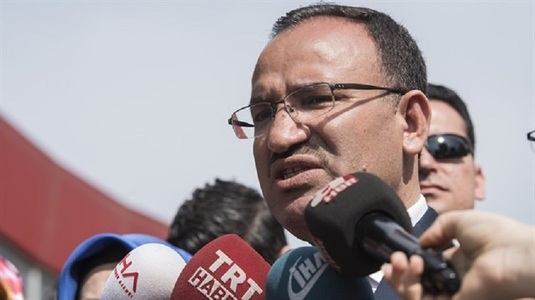 Turcia nu este de partea nimănui în Siria, spune vicepremierul Bekir Bozdag