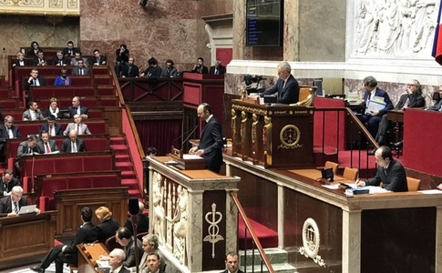 Parlamentul francez, împărţit pe tema intervenţiei franceze în Siria
