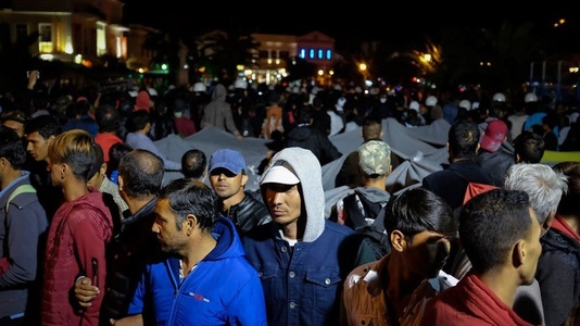 Migranţi răniţi pe Insula greacă Lesbos în ciocniri cu extrema dreaptă