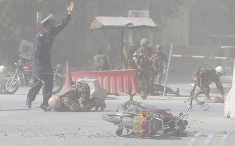 UPDATE - Peste 25 de morţi - inclusiv un fotograf AFP - la Kabul, într-un dublu atentat sinucigaş