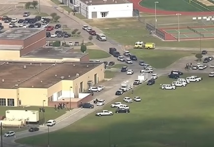 Primarul din Dallas critică Congresul american după atacul armat la un liceu din Texas: „Scutiţi-ne de gânduri şi rugăciuni şi faceţi-vă treaba”

