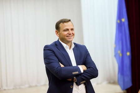 Andrei Năstase, candidatul Platformei Demnitate şi Adevăr, este noul primar al Chişinăului