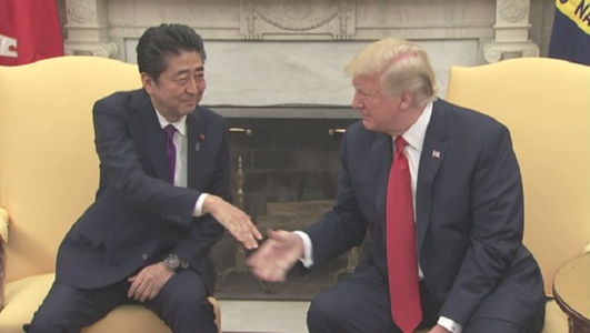 ”Totul este gata” în vederea summitului cu Kim Jong Un, anunţă Trump, primindu-l pe Shinzo Abe la Casa Albă