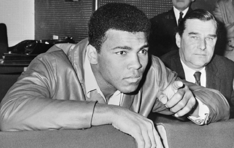 Trump vrea să-l graţieze postum pe Muhammad Ali; ”Nu există vreo condamnare care să facă graţierea necesară”, îi răspunde avocatul său