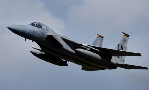 Avion american de vânătoare de tip F-15, prăbuşit în largul Insulei Okinawa