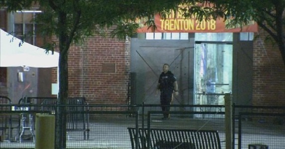 SUA: Atac armat la un festival de arte din New Jersey; unul dintre atacatori a murit iar cel puţin 20 de persoane sunt rănite - VIDEO

