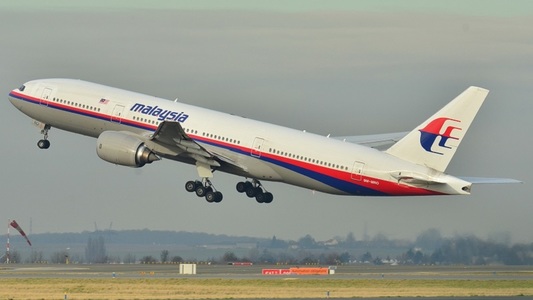 Şeful autorităţii aeronautice din Malaezia şi-a dat demisia după ce un raport privind dispariţia zborului MH370 a găsit erori în controlul traficului aerian

