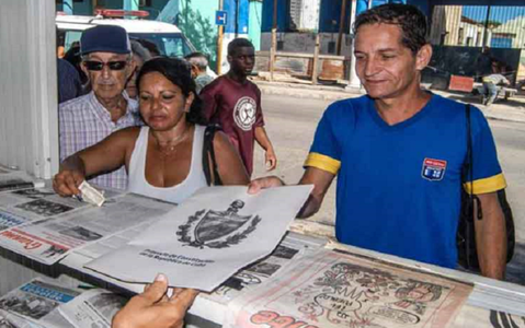 Cubanezii, inclusiv emigranţii şi exilaţii pentru prima oară din 1959, invitaţi să dezabată noua Constituţie de la aniversarea defunctului Fidel Castro şi până în noiembrie 
