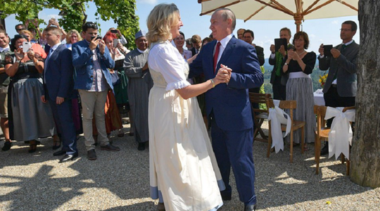 Karin Kneissl dansează samba şi bosa nova cu miniştri europeni de Externe la Viena, inclusiv cu Meleşcanu, după ce a valsat cu Putin