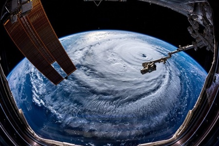 Uraganul Florence începe să pătrundă pe Coasta de Est a SUA. Imagini spectaculoase cu ciclonul, captate de NASA - FOTO/VIDEO
