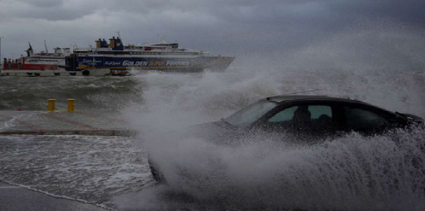 O puternică furtună mediteraneeană, Zorba, provoacă ploi puternice în Grecia; Protecţia Civilă în alertă în cea mai mare parte a ţării
