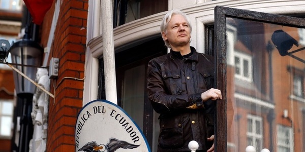 Plângere depusă de Julian Assange împotriva condiţiilor azilului său în Ambasada Ecuadorului la Londra, respinsă de justiţia ecuadoriană