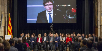 Puigdemont creează, la un an după ce a fugit din Spania, un Guvern paralel în Belgia, pe care separatiştii catalani vor să-l completeze cu un parlament paralel