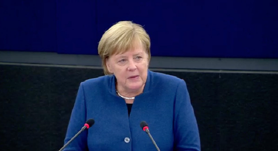 Merkel apără ideea unei armate europene şi propune crearea unui consiliu de securitate european